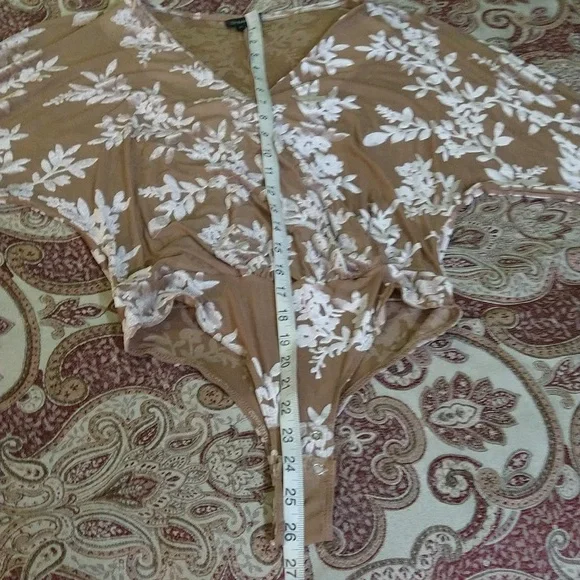 Size Small Dynamite long sleeve v-neck bodysuit - Picture 13 of 16